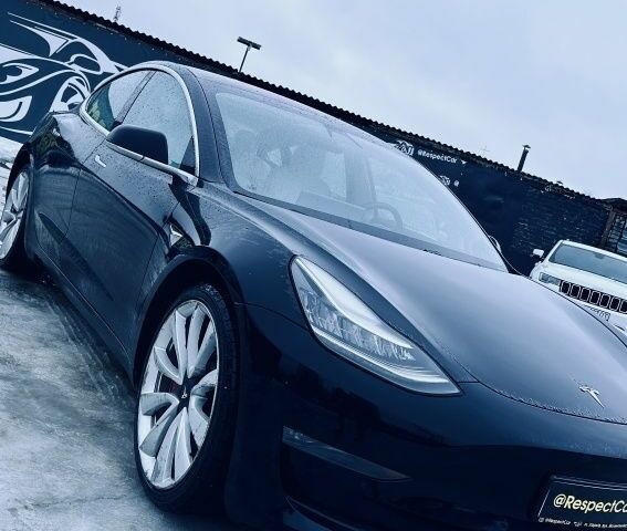 Черный Тесла Модель 3, объемом двигателя 0 л и пробегом 122 тыс. км за 18900 $, фото 1 на Automoto.ua