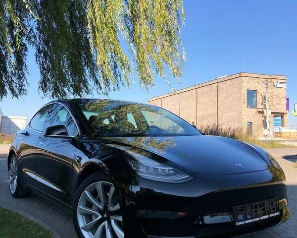 Черный Тесла Модель 3, объемом двигателя 0 л и пробегом 150 тыс. км за 21900 $, фото 1 на Automoto.ua