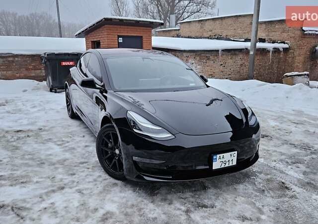 Черный Тесла Модель 3, объемом двигателя 0 л и пробегом 73 тыс. км за 18300 $, фото 1 на Automoto.ua