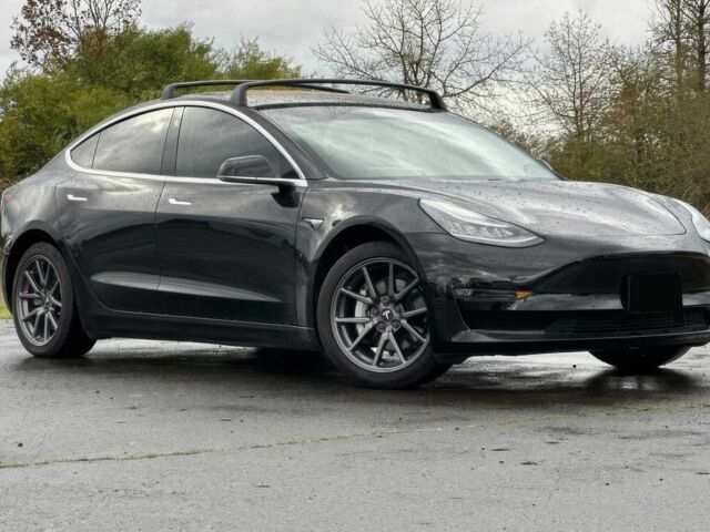 Черный Тесла Модель 3, объемом двигателя 0 л и пробегом 31 тыс. км за 12400 $, фото 1 на Automoto.ua