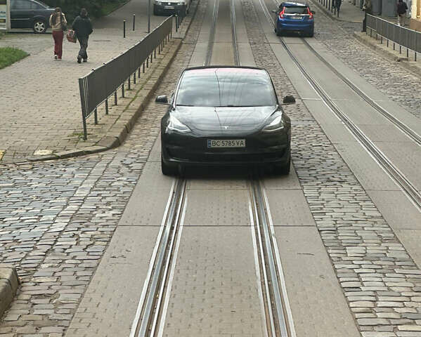 Черный Тесла Модель 3, объемом двигателя 0 л и пробегом 126 тыс. км за 17999 $, фото 1 на Automoto.ua