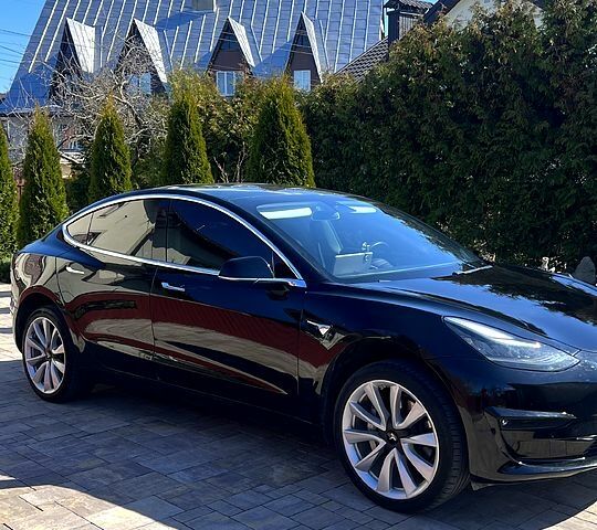 Черный Тесла Модель 3, объемом двигателя 0.42 л и пробегом 126 тыс. км за 16500 $, фото 1 на Automoto.ua