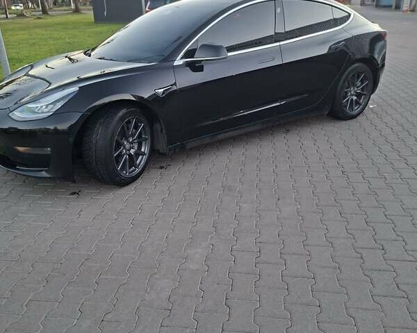 Чорний Тесла Модель 3, об'ємом двигуна 0 л та пробігом 122 тис. км за 17200 $, фото 1 на Automoto.ua