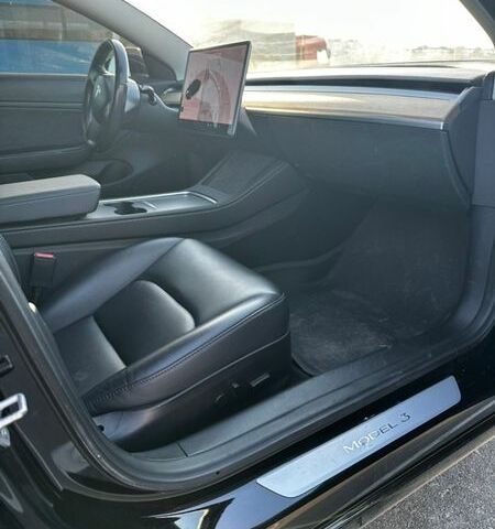 Чорний Тесла Модель 3, об'ємом двигуна 0 л та пробігом 65 тис. км за 20700 $, фото 1 на Automoto.ua