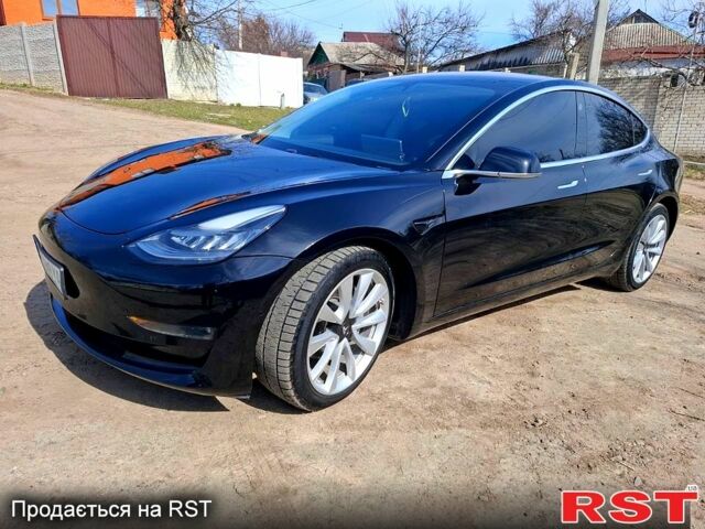 Чорний Тесла Модель 3, об'ємом двигуна 75 л та пробігом 141 тис. км за 18500 $, фото 1 на Automoto.ua