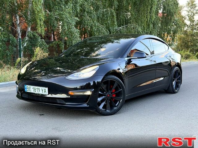 Черный Тесла Модель 3, объемом двигателя 0.37 л и пробегом 199 тыс. км за 17500 $, фото 1 на Automoto.ua