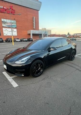Черный Тесла Модель 3, объемом двигателя 0 л и пробегом 105 тыс. км за 14900 $, фото 1 на Automoto.ua