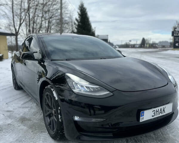 Черный Тесла Модель 3, объемом двигателя 0 л и пробегом 64 тыс. км за 17000 $, фото 1 на Automoto.ua