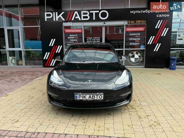 Черный Тесла Модель 3, объемом двигателя 0 л и пробегом 176 тыс. км за 14500 $, фото 1 на Automoto.ua