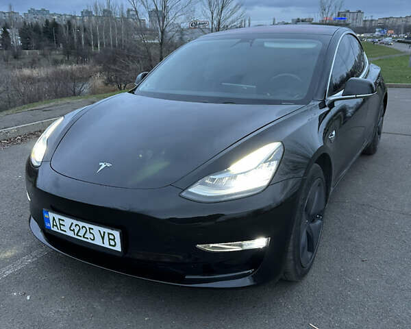Чорний Тесла Модель 3, об'ємом двигуна 0 л та пробігом 100 тис. км за 15500 $, фото 1 на Automoto.ua