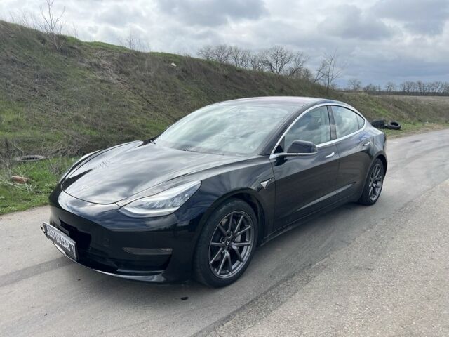 Чорний Тесла Модель 3, об'ємом двигуна 0 л та пробігом 74 тис. км за 17700 $, фото 1 на Automoto.ua