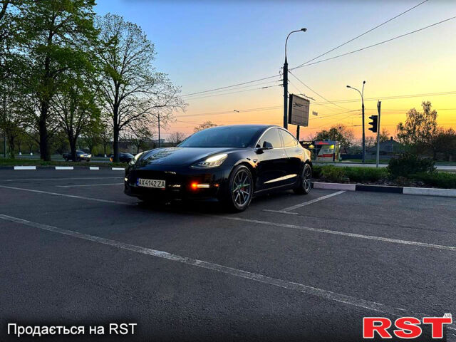 Черный Тесла Модель 3, объемом двигателя 0 л и пробегом 150 тыс. км за 15000 $, фото 1 на Automoto.ua