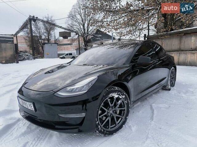 Чорний Тесла Модель 3, об'ємом двигуна 0 л та пробігом 95 тис. км за 17800 $, фото 1 на Automoto.ua