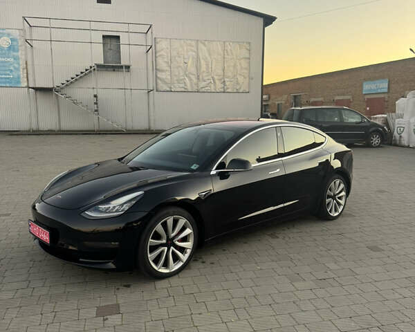 Чорний Тесла Модель 3, об'ємом двигуна 0 л та пробігом 160 тис. км за 14800 $, фото 1 на Automoto.ua