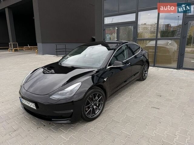 Черный Тесла Модель 3, объемом двигателя 0 л и пробегом 60 тыс. км за 16899 $, фото 1 на Automoto.ua
