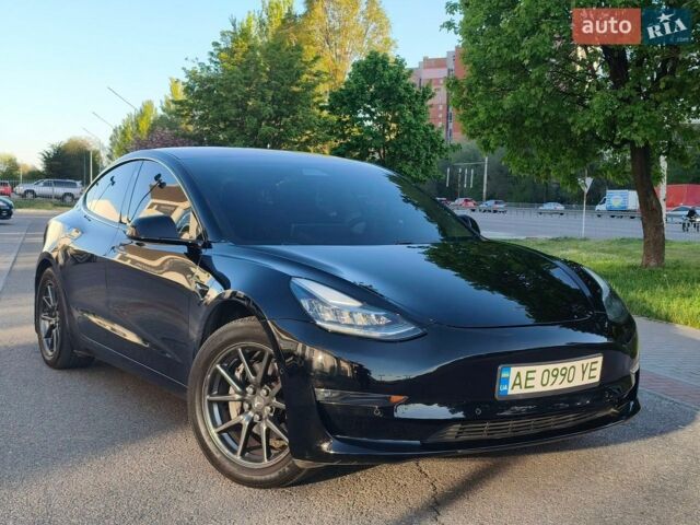 Черный Тесла Модель 3, объемом двигателя 0 л и пробегом 98 тыс. км за 16500 $, фото 1 на Automoto.ua