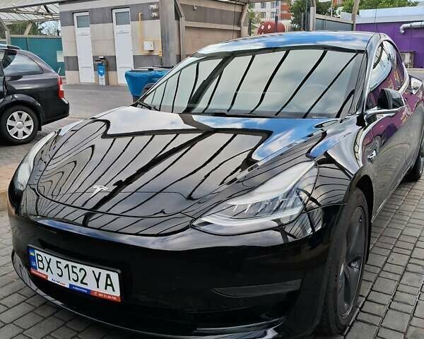 Черный Тесла Модель 3, объемом двигателя 0 л и пробегом 48 тыс. км за 16000 $, фото 1 на Automoto.ua