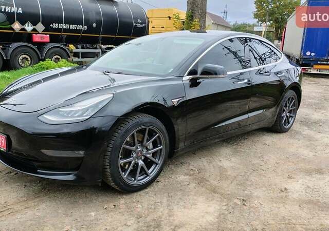 Черный Тесла Модель 3, объемом двигателя 0 л и пробегом 126 тыс. км за 15300 $, фото 1 на Automoto.ua