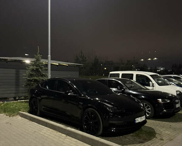 Чорний Тесла Модель 3, об'ємом двигуна 0 л та пробігом 111 тис. км за 18000 $, фото 1 на Automoto.ua