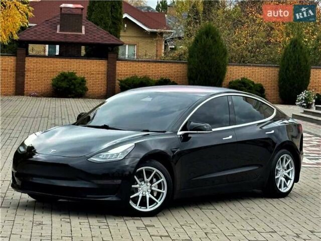 Черный Тесла Модель 3, объемом двигателя 0 л и пробегом 71 тыс. км за 19800 $, фото 1 на Automoto.ua