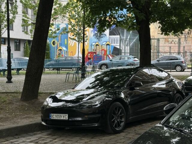 Черный Тесла Модель 3, объемом двигателя 0 л и пробегом 106 тыс. км за 17000 $, фото 1 на Automoto.ua