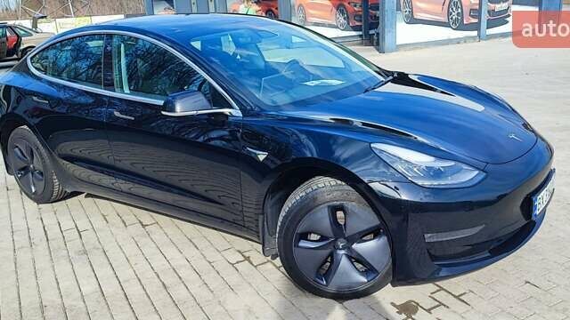 Черный Тесла Модель 3, объемом двигателя 0 л и пробегом 170 тыс. км за 17700 $, фото 1 на Automoto.ua