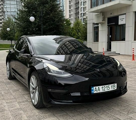Черный Тесла Модель 3, объемом двигателя 0 л и пробегом 123 тыс. км за 22990 $, фото 1 на Automoto.ua