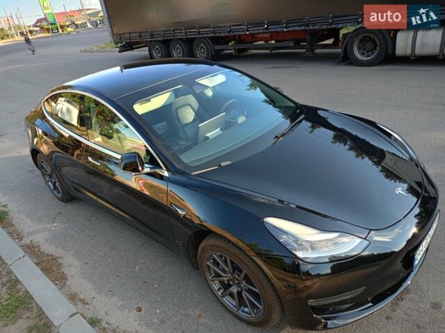 Черный Тесла Модель 3, объемом двигателя 0 л и пробегом 69 тыс. км за 20400 $, фото 1 на Automoto.ua