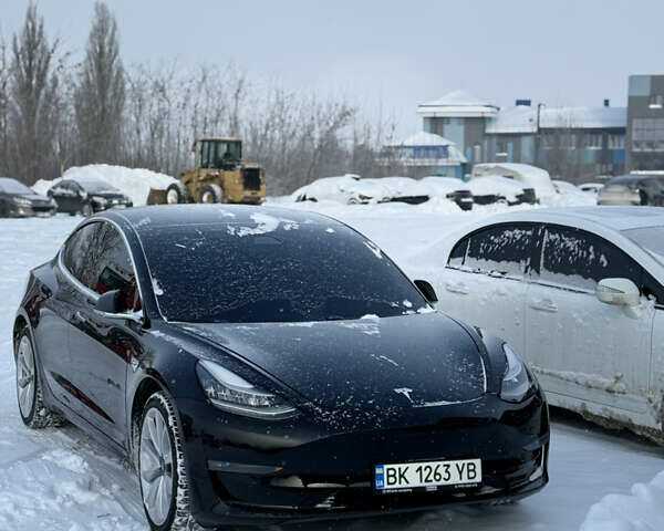 Чорний Тесла Модель 3, об'ємом двигуна 0 л та пробігом 199 тис. км за 13750 $, фото 1 на Automoto.ua