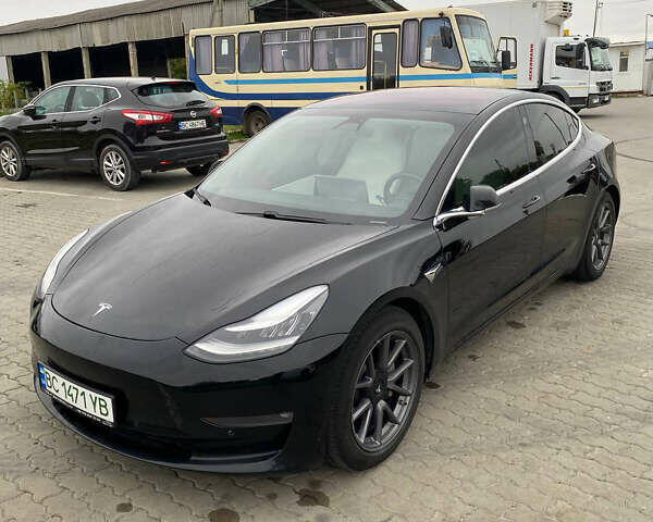 Чорний Тесла Модель 3, об'ємом двигуна 0 л та пробігом 100 тис. км за 18000 $, фото 1 на Automoto.ua