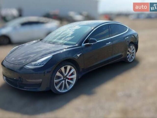 Черный Тесла Модель 3, объемом двигателя 0 л и пробегом 200 тыс. км за 13800 $, фото 1 на Automoto.ua