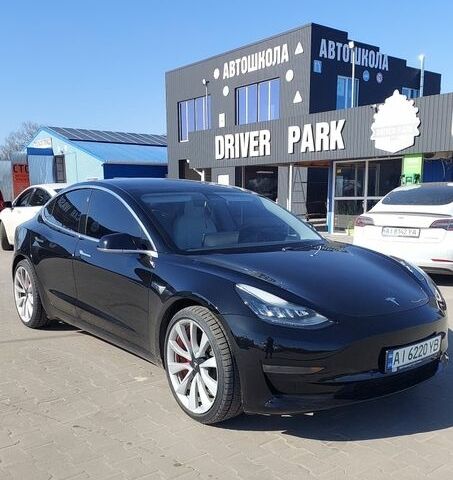 Черный Тесла Модель 3, объемом двигателя 0 л и пробегом 185 тыс. км за 14900 $, фото 1 на Automoto.ua