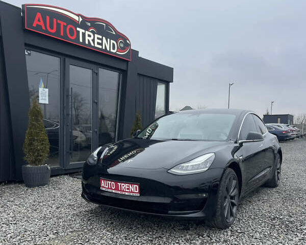 Чорний Тесла Модель 3, об'ємом двигуна 0 л та пробігом 117 тис. км за 25200 $, фото 1 на Automoto.ua