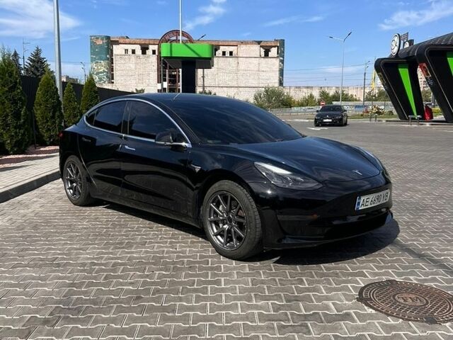 Чорний Тесла Модель 3, об'ємом двигуна 0 л та пробігом 160 тис. км за 15500 $, фото 1 на Automoto.ua