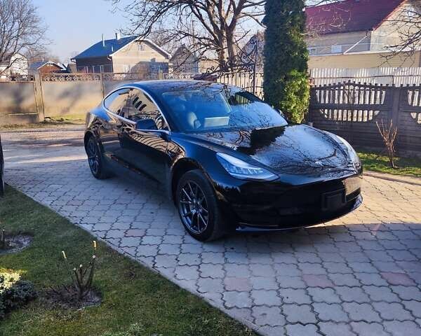 Чорний Тесла Модель 3, об'ємом двигуна 0 л та пробігом 118 тис. км за 17700 $, фото 1 на Automoto.ua