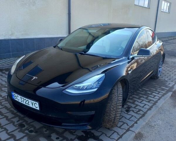 Черный Тесла Модель 3, объемом двигателя 0 л и пробегом 69 тыс. км за 13900 $, фото 1 на Automoto.ua
