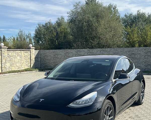 Черный Тесла Модель 3, объемом двигателя 0 л и пробегом 131 тыс. км за 13900 $, фото 1 на Automoto.ua