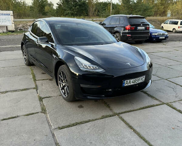 Черный Тесла Модель 3, объемом двигателя 0 л и пробегом 110 тыс. км за 16500 $, фото 1 на Automoto.ua