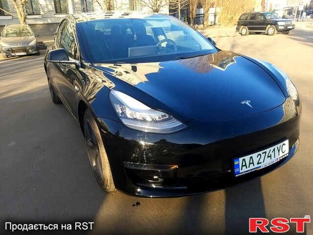Черный Тесла Модель 3, объемом двигателя 0.18 л и пробегом 46 тыс. км за 17950 $, фото 1 на Automoto.ua