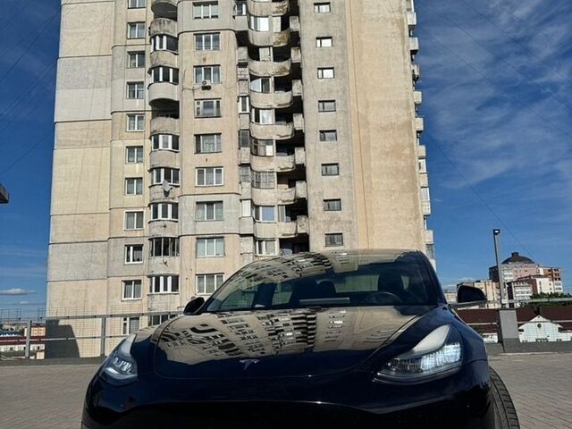 Черный Тесла Модель 3, объемом двигателя 0 л и пробегом 63 тыс. км за 16000 $, фото 1 на Automoto.ua