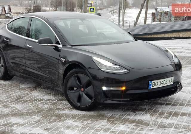 Черный Тесла Модель 3, объемом двигателя 0 л и пробегом 81 тыс. км за 17000 $, фото 1 на Automoto.ua