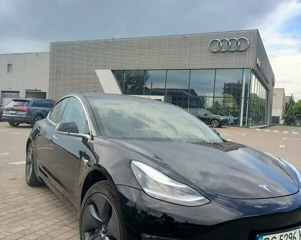 Тесла Модель 3 2019 в Львове на Automoto.ua Черный Тесла Модель 3, объемом двигателя 0 л и пробегом 185 тыс. км за 16800 $, фото 1 на Automoto.ua