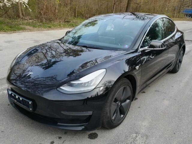 Черный Тесла Модель 3, объемом двигателя 0 л и пробегом 123 тыс. км за 13600 $, фото 1 на Automoto.ua