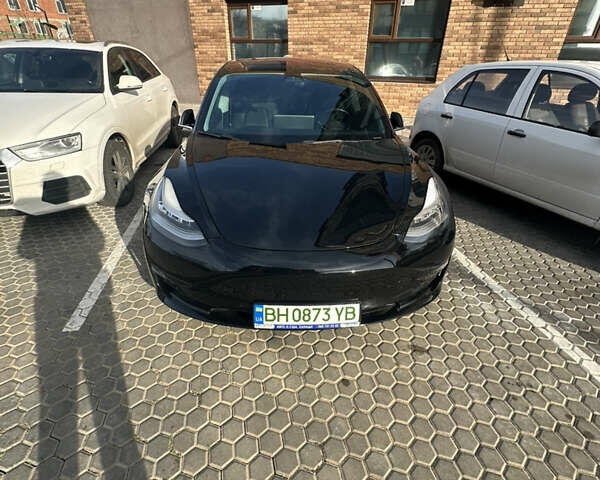 Черный Тесла Модель 3, объемом двигателя 0 л и пробегом 110 тыс. км за 18000 $, фото 1 на Automoto.ua