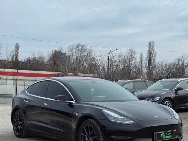 Черный Тесла Модель 3, объемом двигателя 0 л и пробегом 171 тыс. км за 17450 $, фото 1 на Automoto.ua