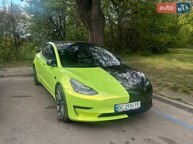 Черный Тесла Модель 3, объемом двигателя 0 л и пробегом 180 тыс. км за 15000 $, фото 1 на Automoto.ua