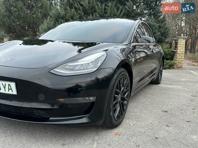 Чорний Тесла Модель 3, об'ємом двигуна 0 л та пробігом 98 тис. км за 16600 $, фото 1 на Automoto.ua