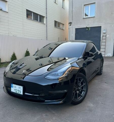 Черный Тесла Модель 3, объемом двигателя 0 л и пробегом 150 тыс. км за 16999 $, фото 1 на Automoto.ua
