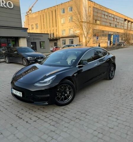 Чорний Тесла Модель 3, об'ємом двигуна 0 л та пробігом 90 тис. км за 16999 $, фото 1 на Automoto.ua