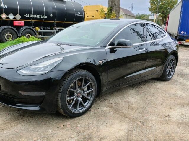 Черный Тесла Модель 3, объемом двигателя 0 л и пробегом 126 тыс. км за 15300 $, фото 1 на Automoto.ua